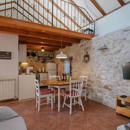 Country House Rusula Vrsine Exterior photo